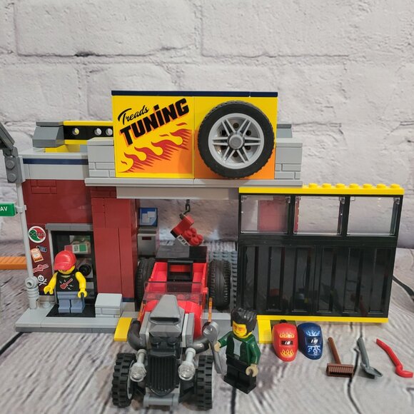 Lego City Tuning Workshop 60258 - Picture 6 of 12